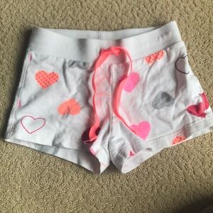 Old Navy white heart pattern cotton shorts, S 6/7